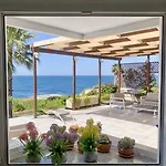 Villa Villa Luce Exclusive Seafront Villa *