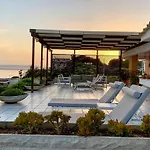Villa Luce Exclusive Seafront Villa Vila *