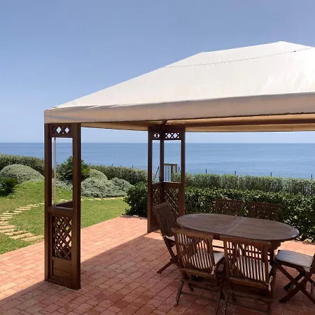 Luce Exclusive Seafront سيراكوزا