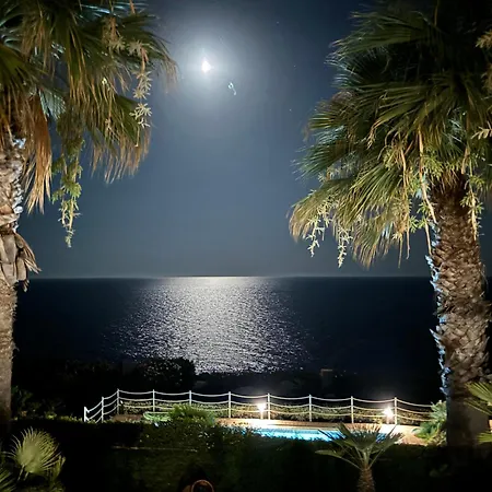 فيلة Luce Exclusive Seafront