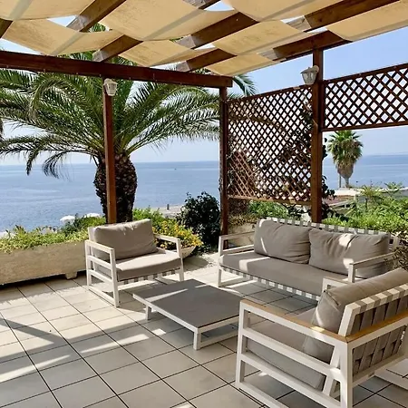 Luce Exclusive Seafront סירקוזה